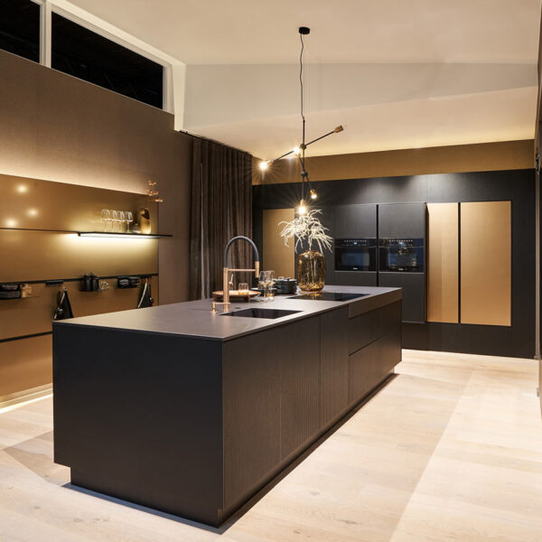 AV 6023 GL black oak AV 7070 bronze 1 600x600