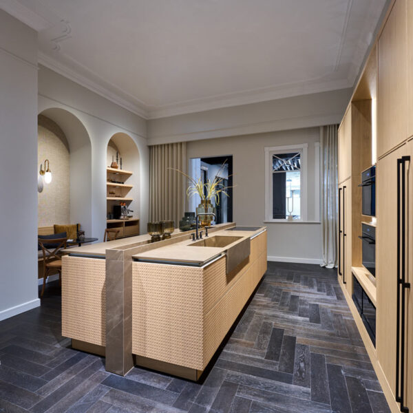 AV 6085 GL elegant oak AV 6065 elegant oak 600x600