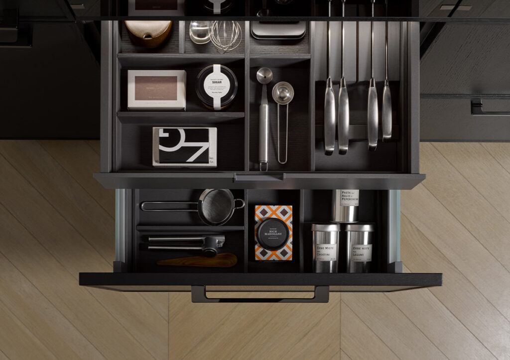 AV6065 Eiche schwarz AV5065 Beigebraun Innenorga 1024x723