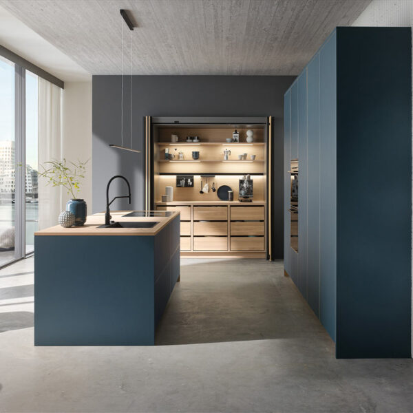 AV7080 Rauchblau HS offen 600x600