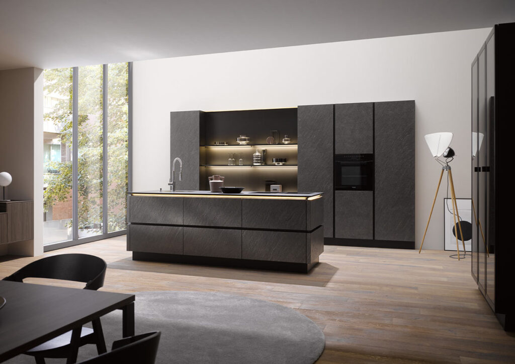 AV 7030GL Black Star  AV 2041 Walnuss dunkel M1 seitlich Querformat 1024x723