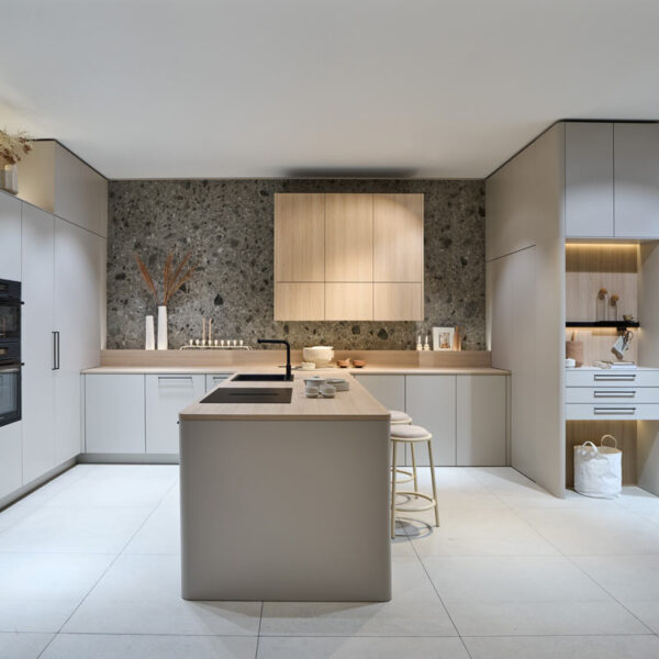 PORTO sand grey MONTREAL light fine oak 600x600